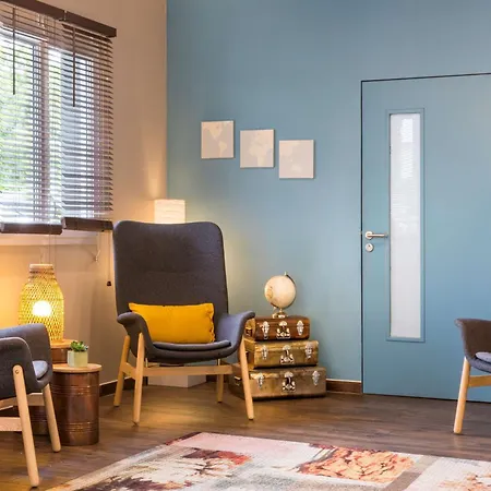 Western Riviera מלון 4*