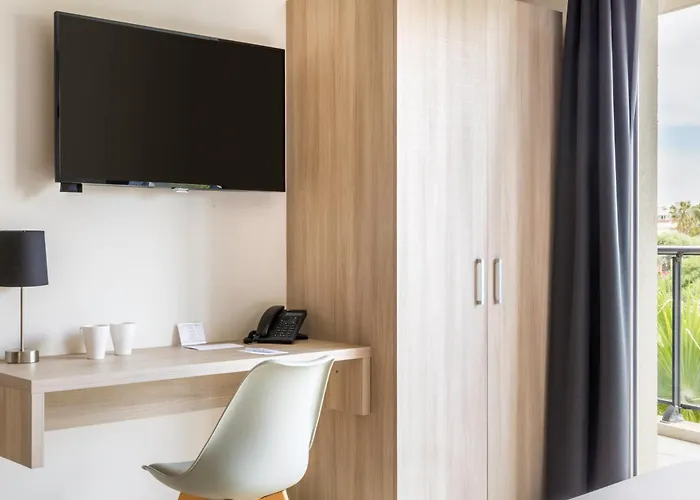 Отель Western Riviera 4*
