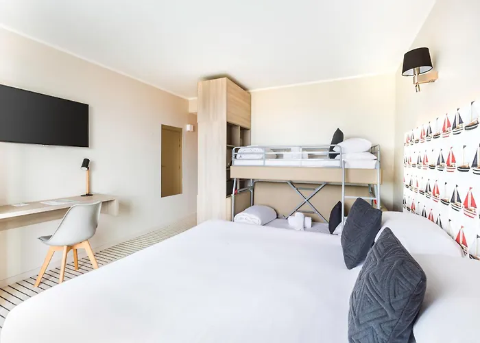 Western Riviera Отель 4*
